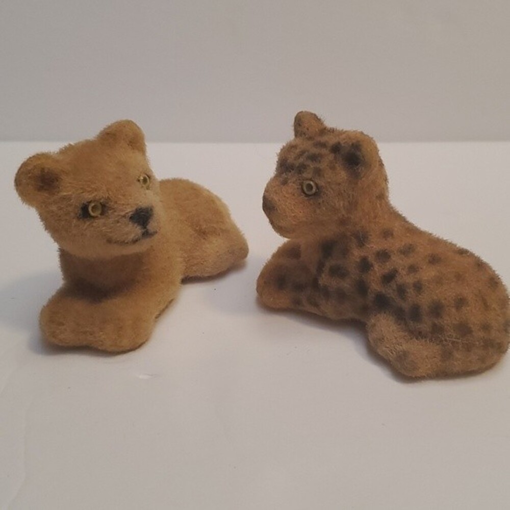 Vintage Felt fuzzy cubs lion and cheetah velveteen